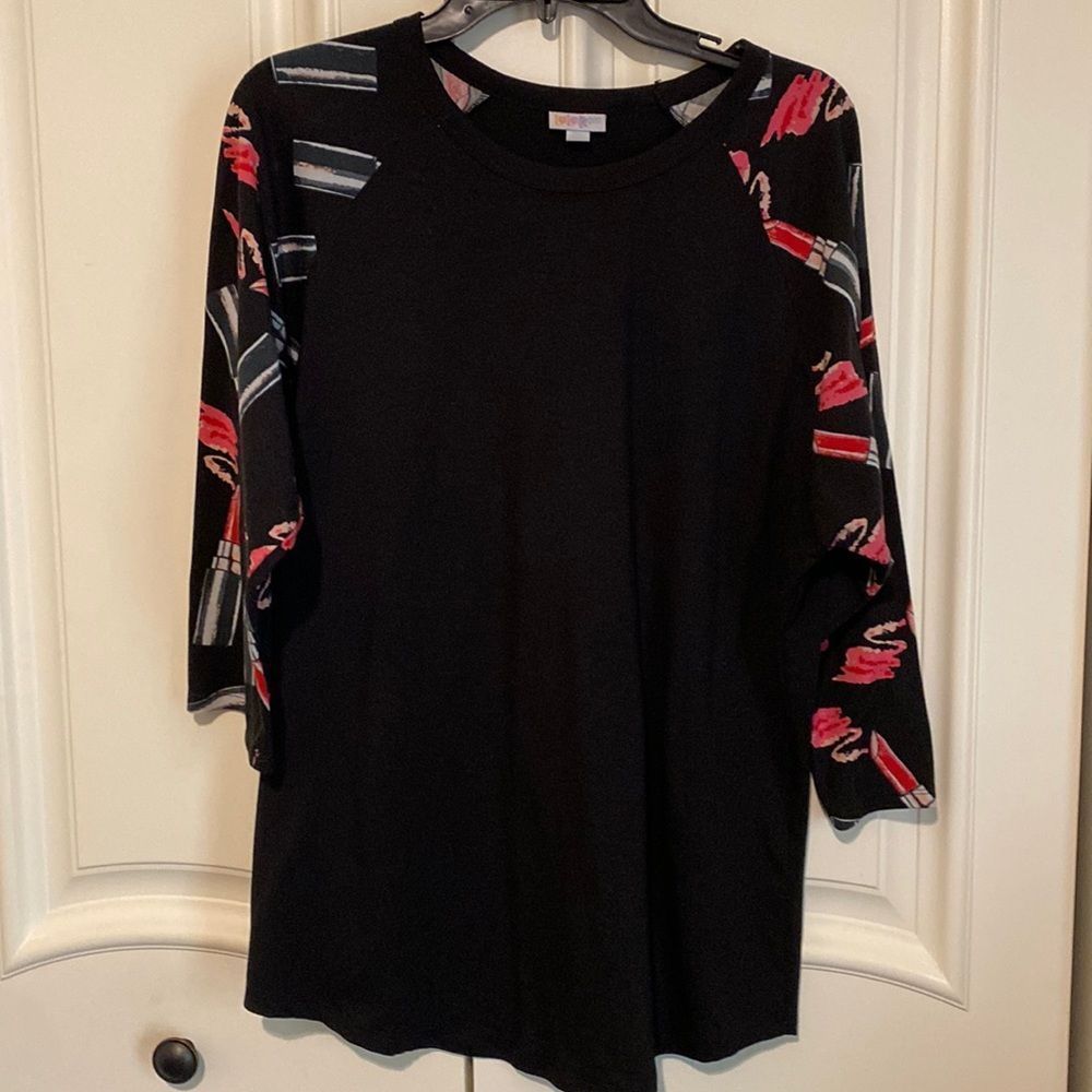 LulaRoe Lipstick Jersey 